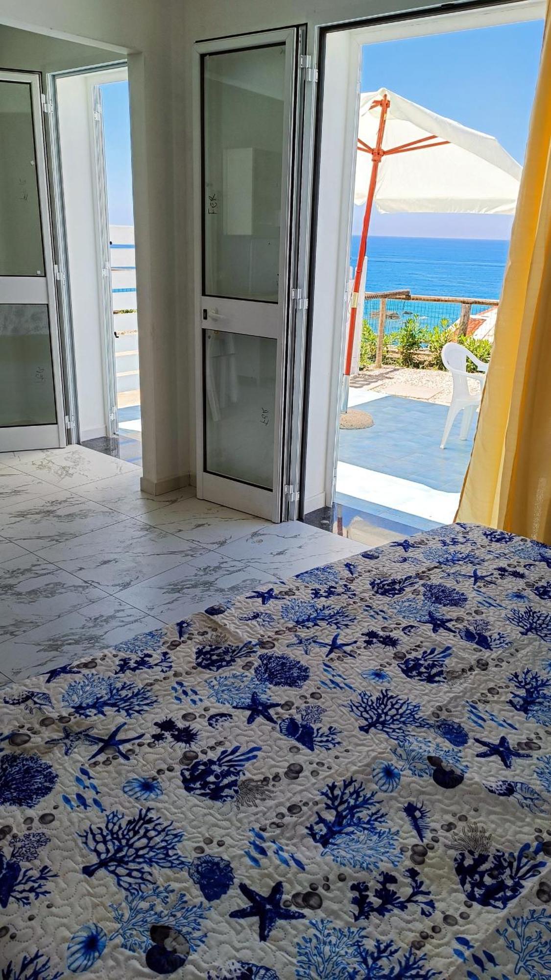 La Dea Del Mare Apartment *